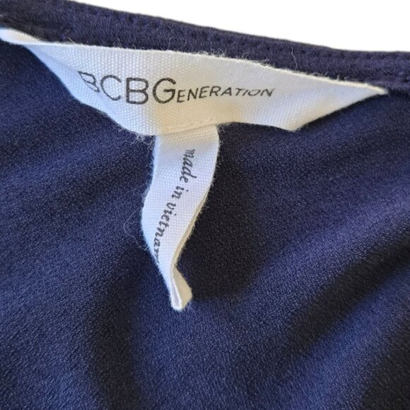 BCBGGeneration Navy Surplice Wrap Bodice Shorts Romper Skort Flowy Style Small - Picture 8 of 9